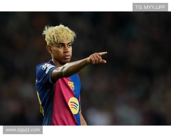 亚马尔晒马拉多纳旧照：巴萨 10 号传奇即将开启新章(1)